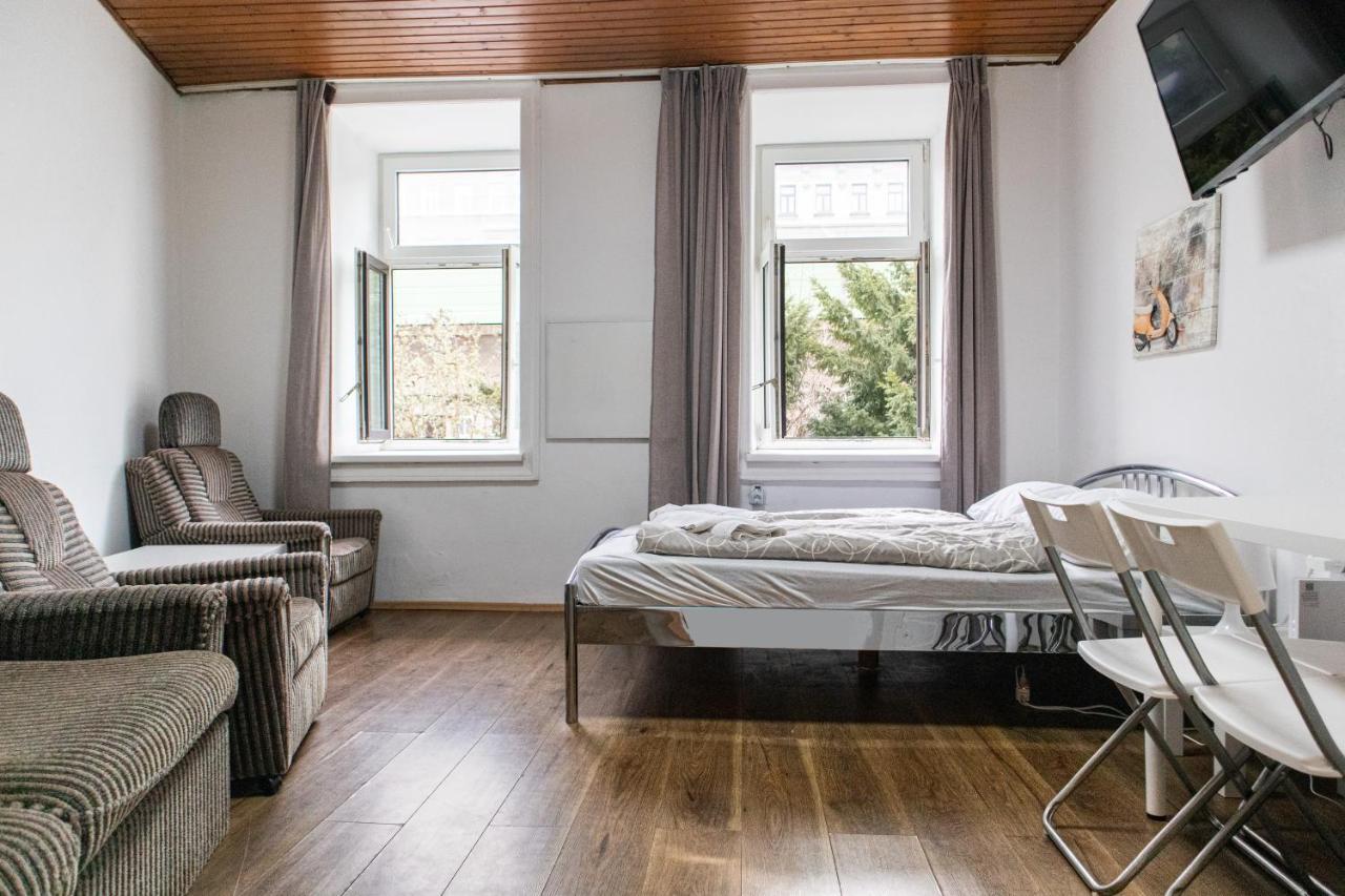 Apartment Neat Near Millenium Tower Wien